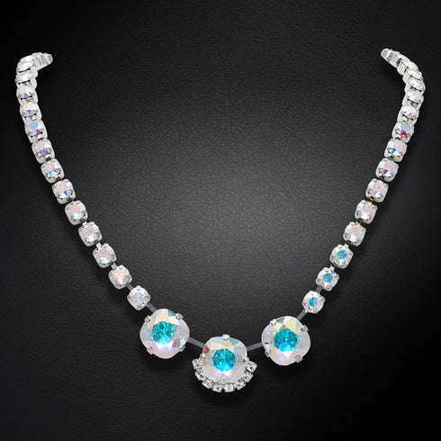 Kāzu kaklarota "Apžilbinošs Mirdzums (Aurore Boreale)" ar Swarovski™ kristāliem